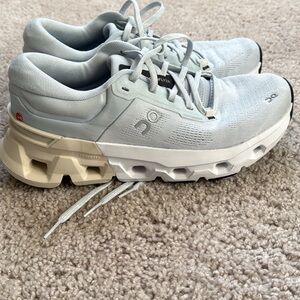 On Cloud Cloudflyer 5 Women’s Running Shoes 9.5